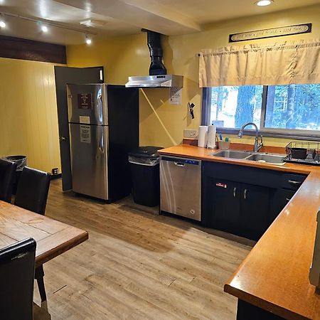 Moderne Hostel Маммот Лейкс Экстерьер фото