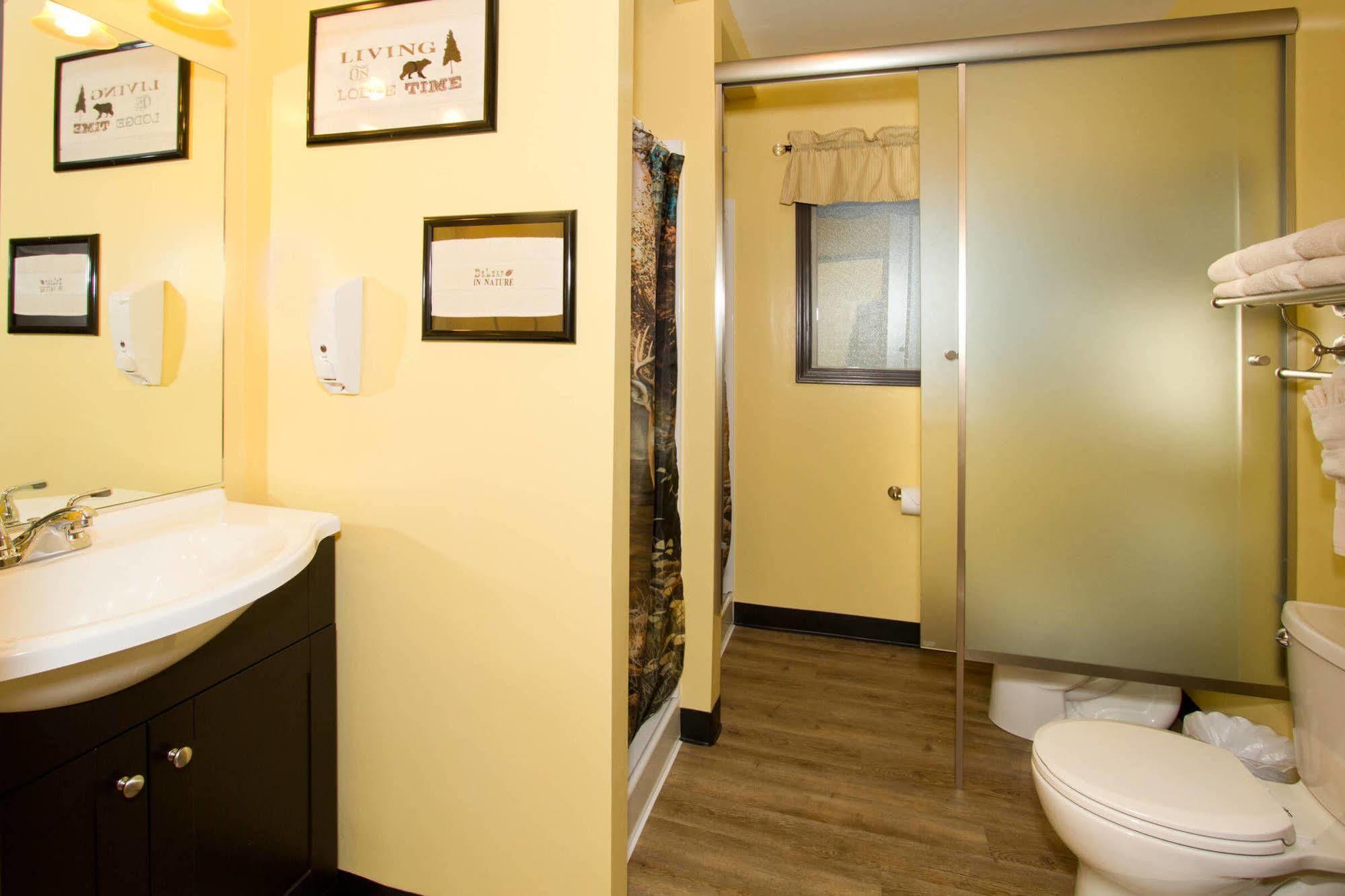 Moderne Hostel Маммот Лейкс Экстерьер фото