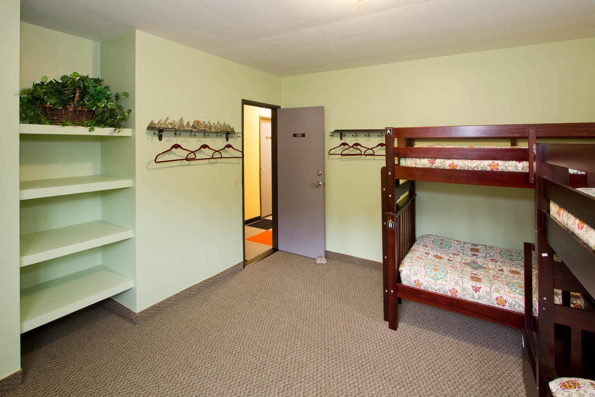Moderne Hostel Маммот Лейкс Экстерьер фото